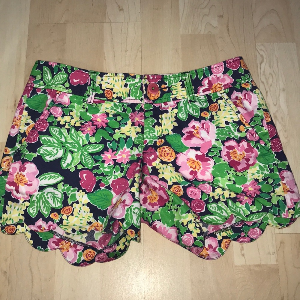 Lilly Pulitzer Floral Scallop Trim Shorts